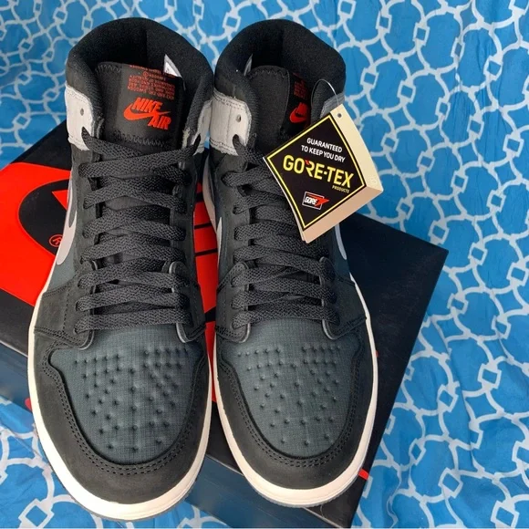 Nike Air Jordan 1 high Men’s size 9 Shadow element gore-tex black particle grey